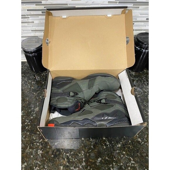 Air Jordan 8 Retro "TF Undefeated" (Size: 14, Color: Sequoia/Black/Orange) - Picture 3 of 16